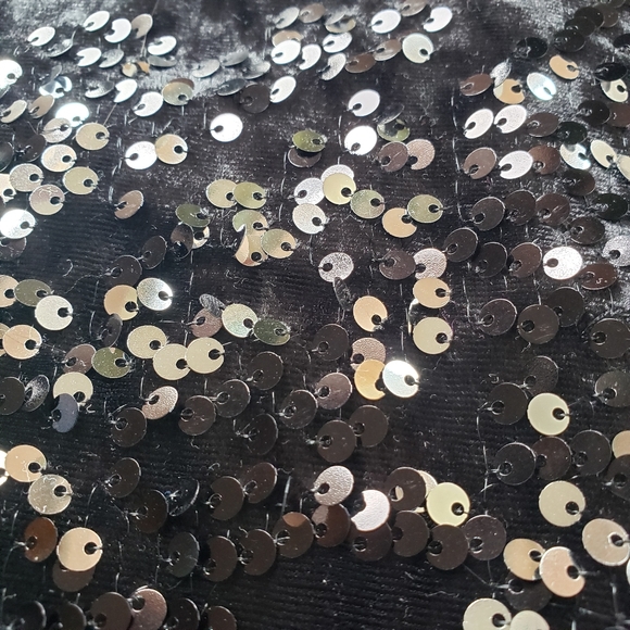 Black & silver Sequin Body Con Long-sleeve Dress - Picture 5 of 5